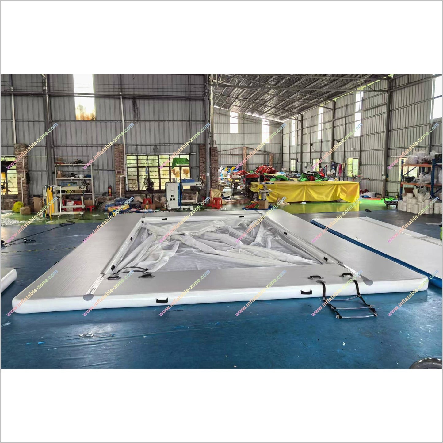 Inflatable Jellyfish Pool Inflatable Yacht Floating Ocean Air Platform Swimming Pool With Safety Net - Inflatable-Zone