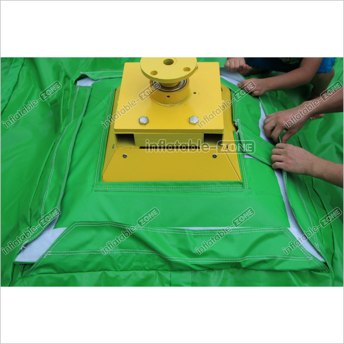 Outdoor Inflatable Wipeout Sports Games Mechanical Inflatable Sweeper Game For Kids And Adults - Inflatable-Zone