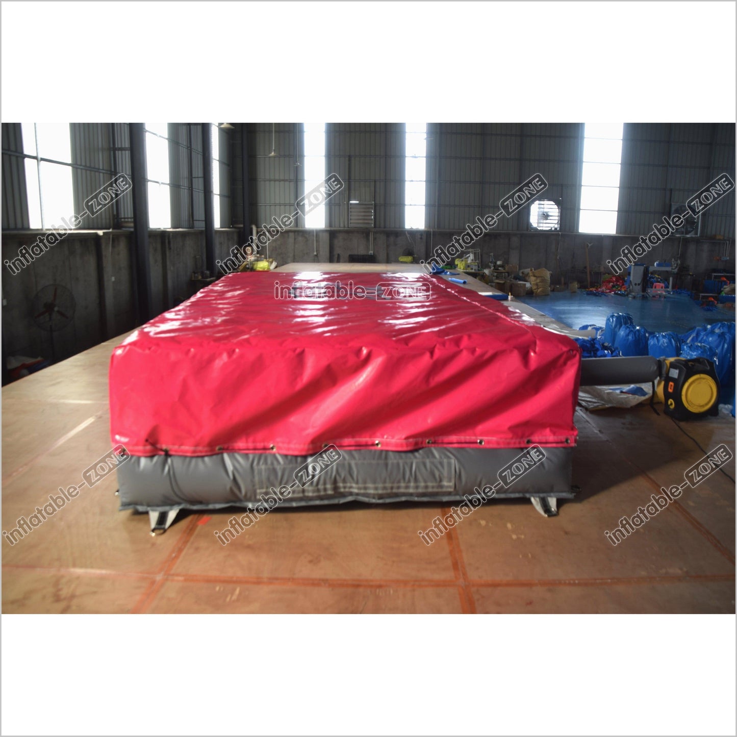 Indoor Trampoline Park Inflatable Foam Pit Air Bag Sealed Top Cover Inflatable Jump Stunt Airbag With Pillars - Inflatable-Zone