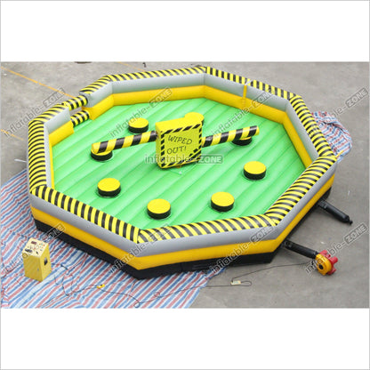 Giant Outdoor Inflatable Meltdown Challenge Eliminator Inflatable Wipeout Rotating Obstacles Sweeper Games - Inflatable-Zone