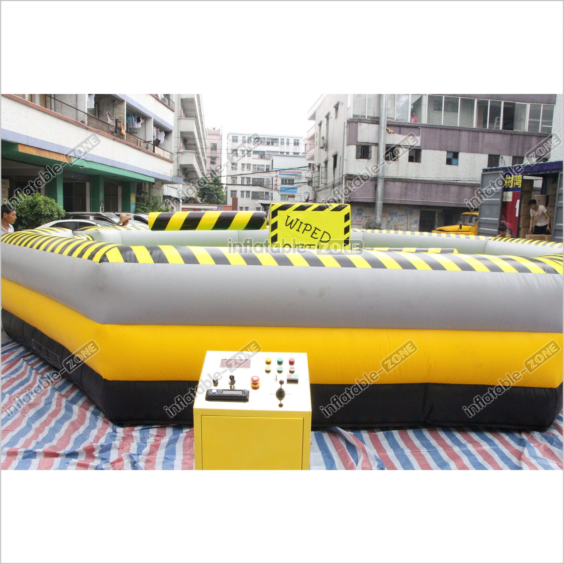 Giant Outdoor Inflatable Meltdown Challenge Eliminator Inflatable Wipeout Rotating Obstacles Sweeper Games - Inflatable-Zone