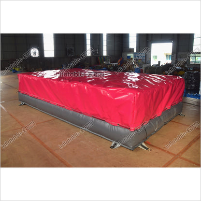 Indoor Trampoline Park Inflatable Foam Pit Air Bag Sealed Top Cover Inflatable Jump Stunt Airbag With Pillars - Inflatable-Zone